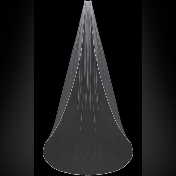 EnVOGUE Beaded Pearl Cathedral Length Wedding Veil - Picture 5 of 11